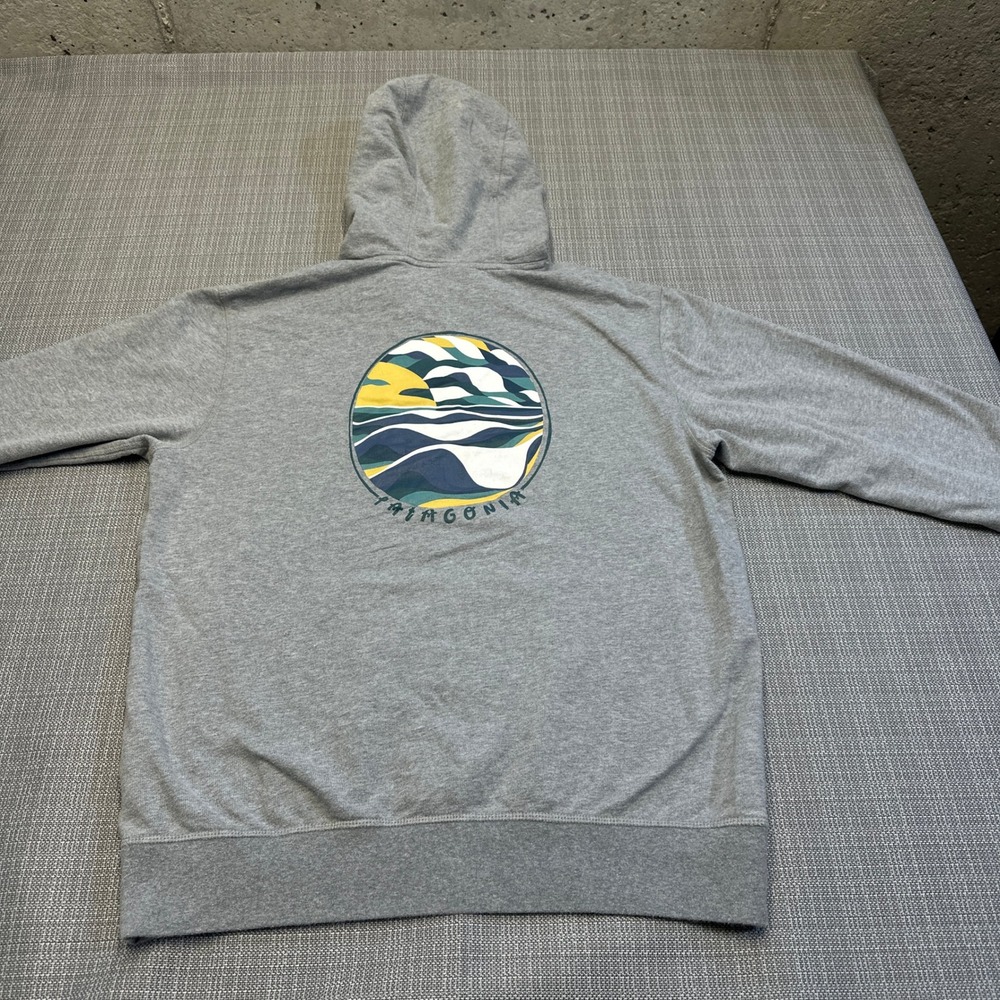 Patagonia‎ Organic Cotton Hoodie Gray Mens Medium 1973 Logo Graphic Sweatshirt